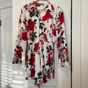 Short long sleeve romper